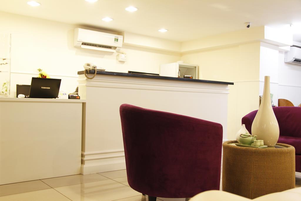 Business Saigon Khách sạn 2*