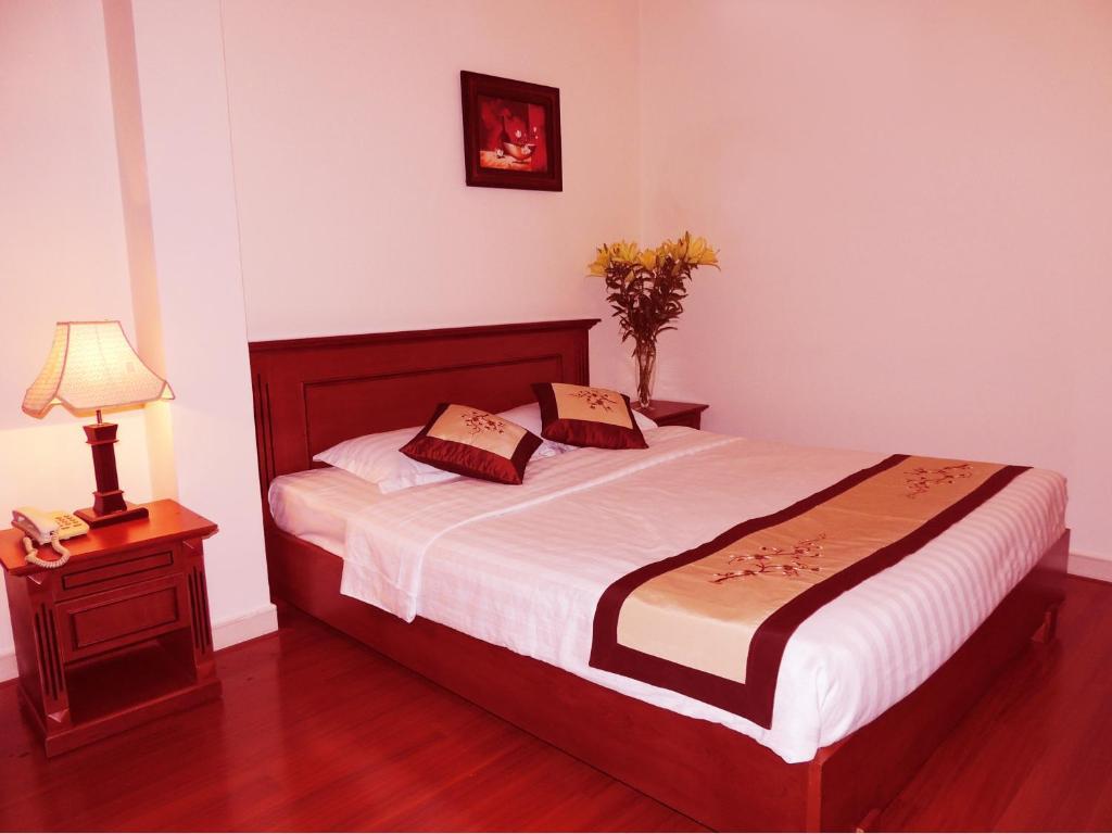 Business Saigon Khách sạn 2*